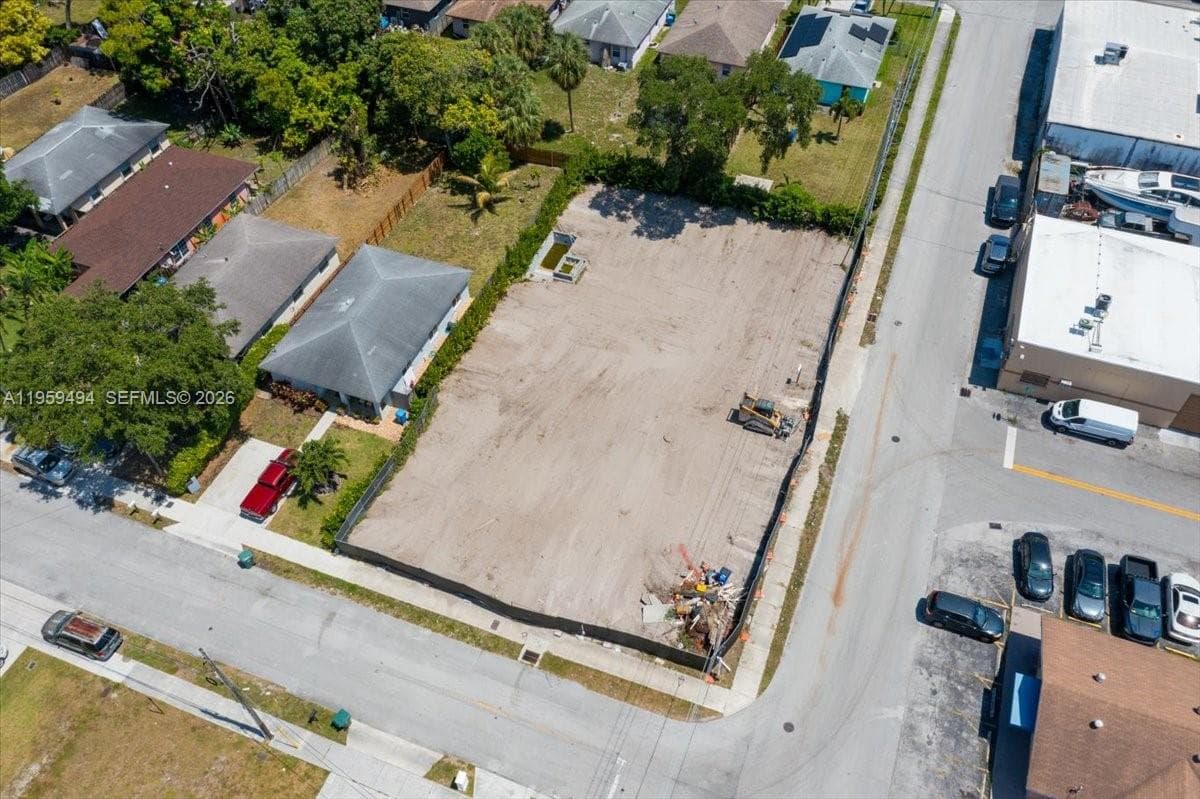 3250 NE 3rd Ave, Oakland Park FL 33334