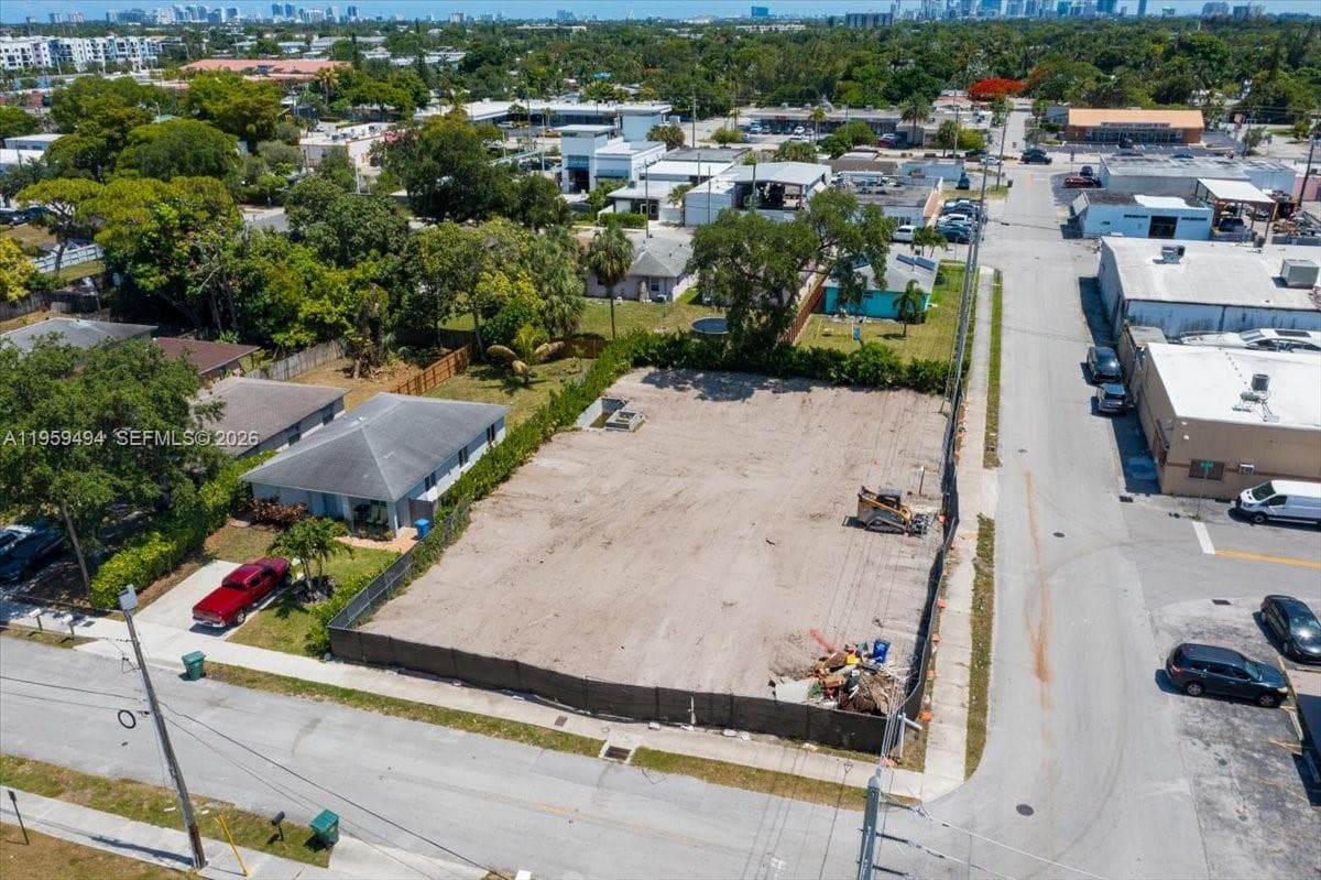 3250 NE 3rd Ave, Oakland Park FL 33334
