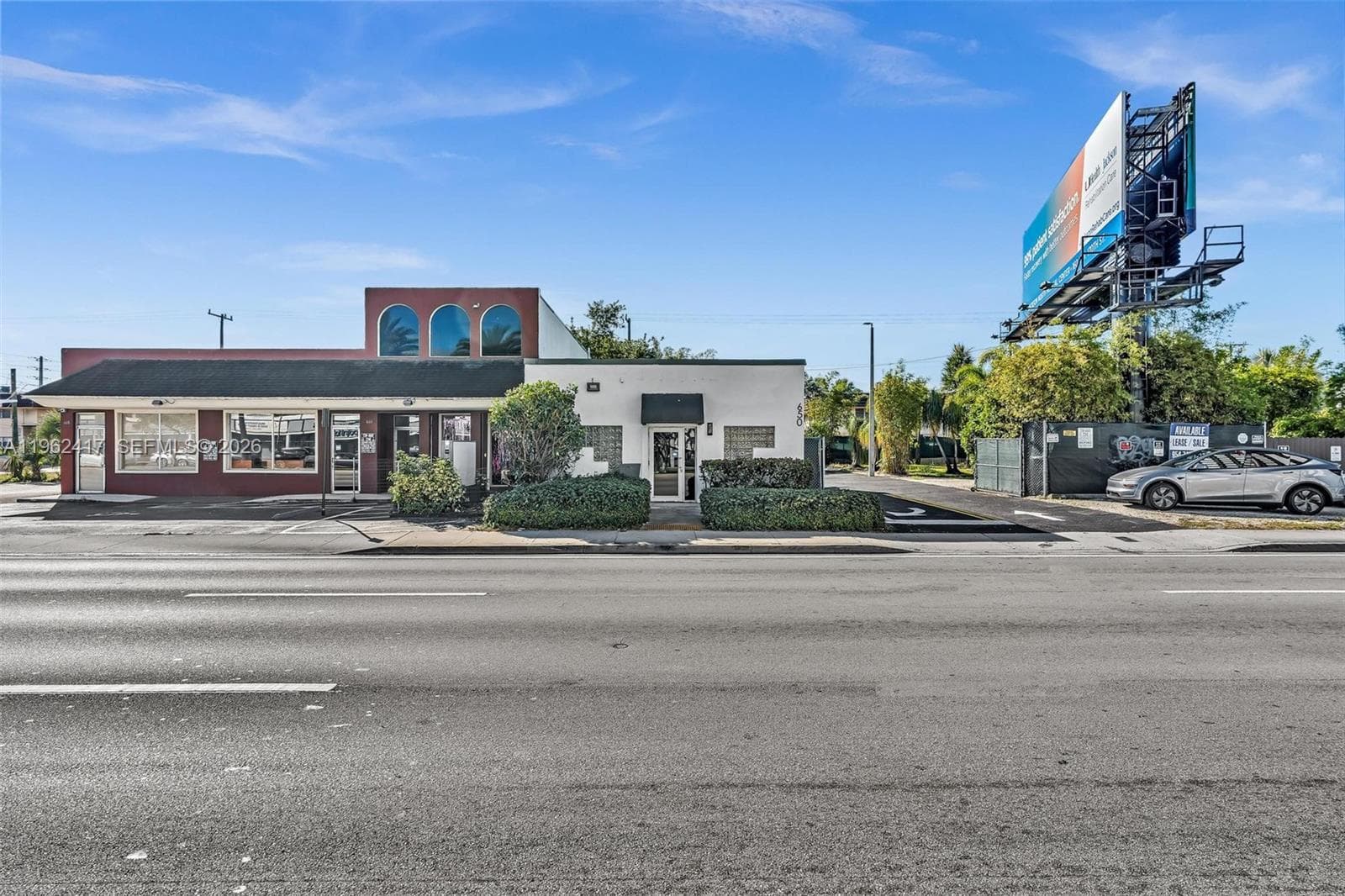 650 NE 167th St, Miami FL 33162