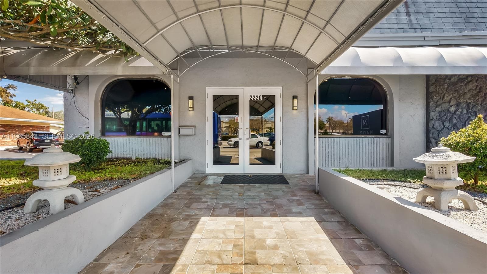2220 N University Dr, Sunrise FL 33322