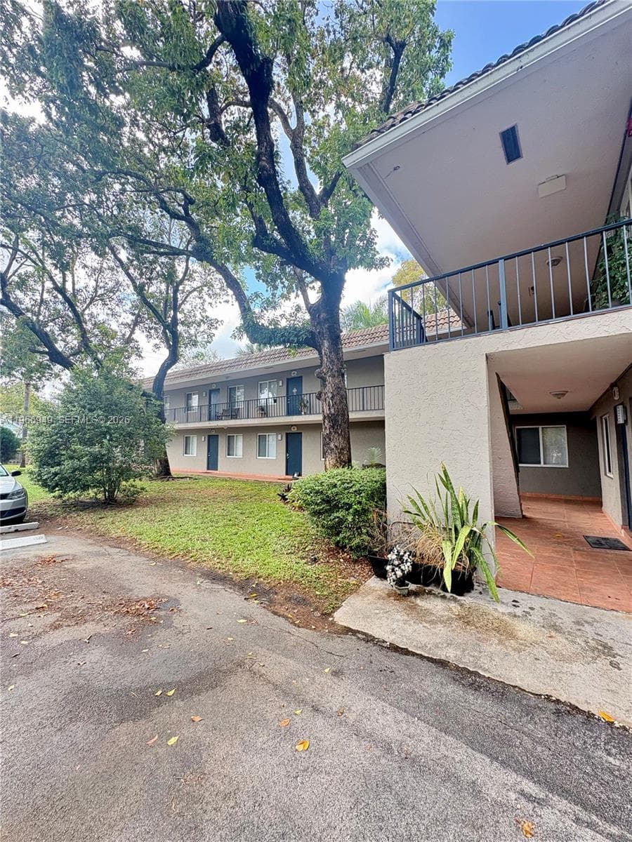 1111 SW 4th St, Fort Lauderdale FL 33312