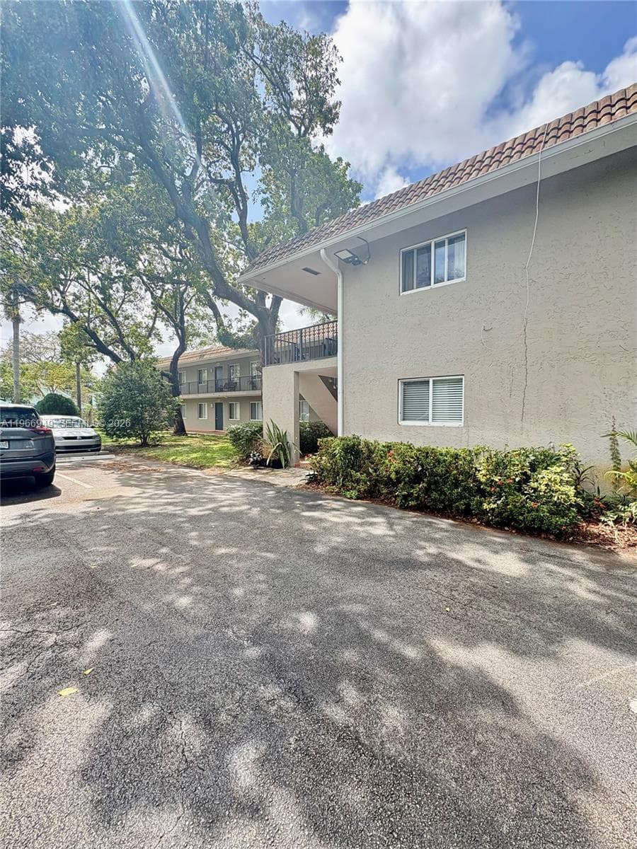 1111 SW 4th St, Fort Lauderdale FL 33312