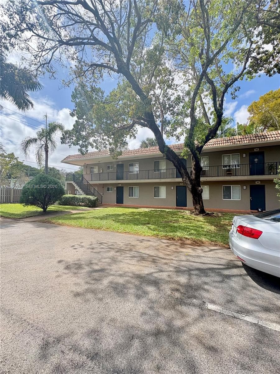 1111 SW 4th St, Fort Lauderdale FL 33312