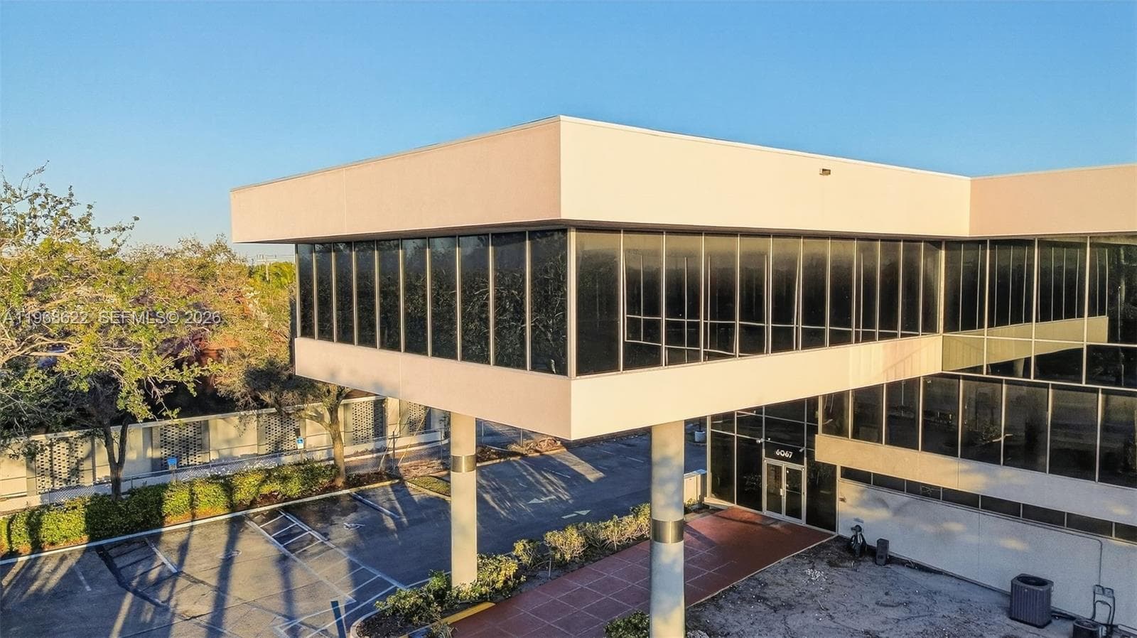 6067 Hollywood Blvd, Hollywood FL 33024