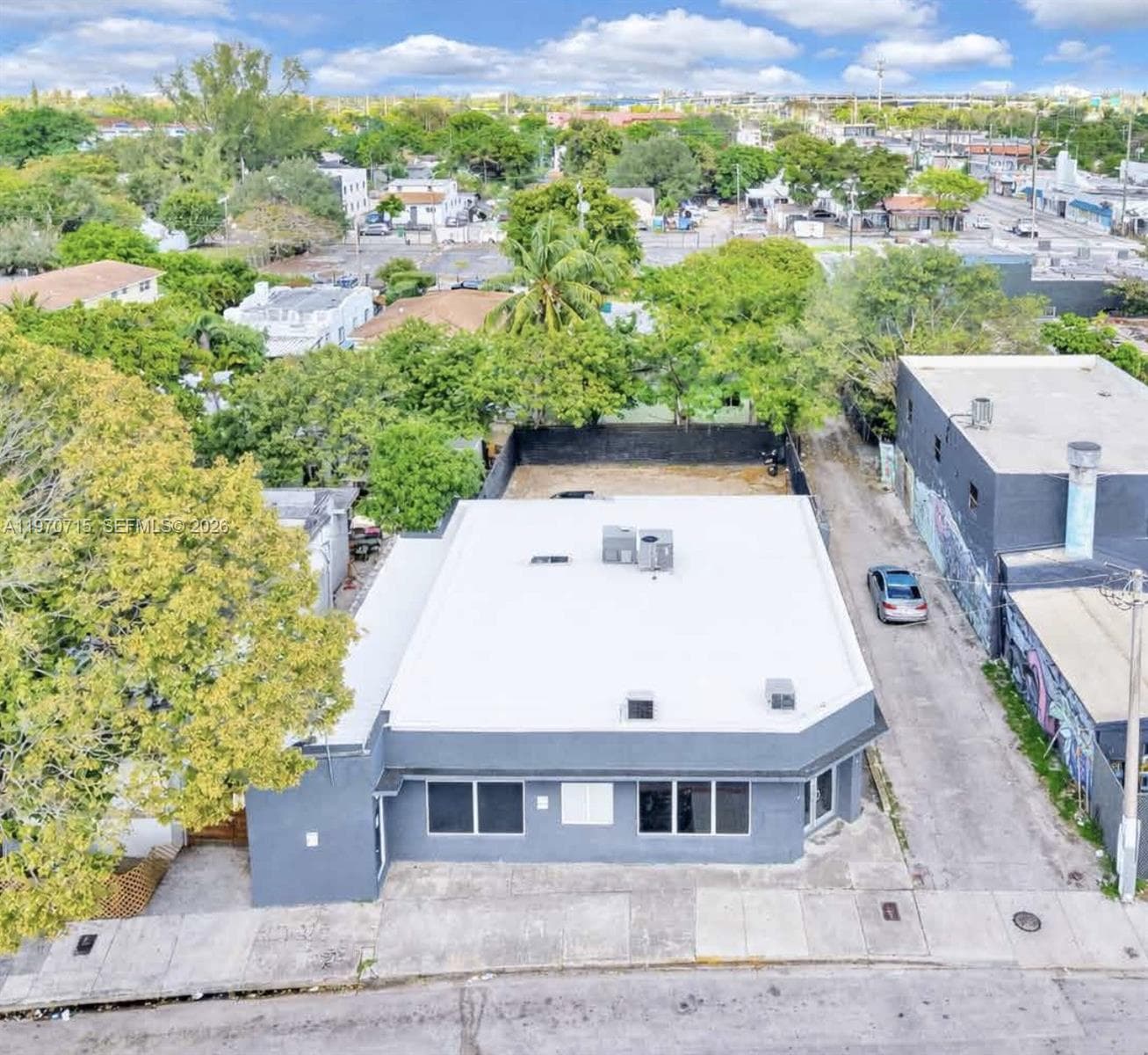 719 NW 29th St, Miami FL 33127