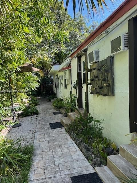 410 NW 31st St, Miami FL 33127