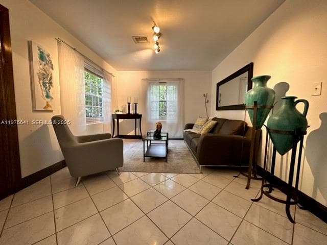 410 NW 31st St, Miami FL 33127