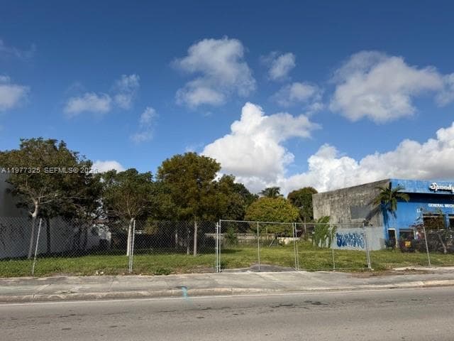 102 NW 22nd Ave, Miami FL 33125