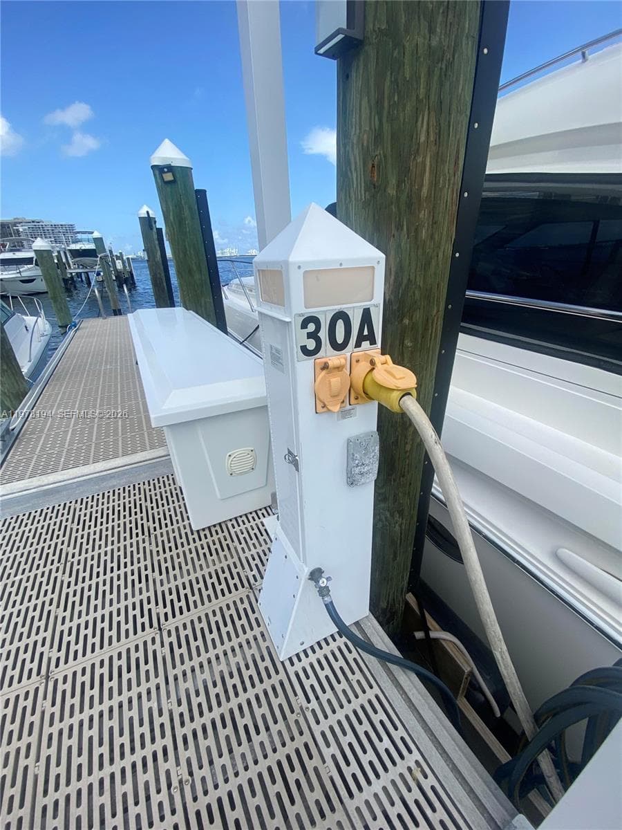 1901 Brickell Ave Slip 29A, Miami FL 33129