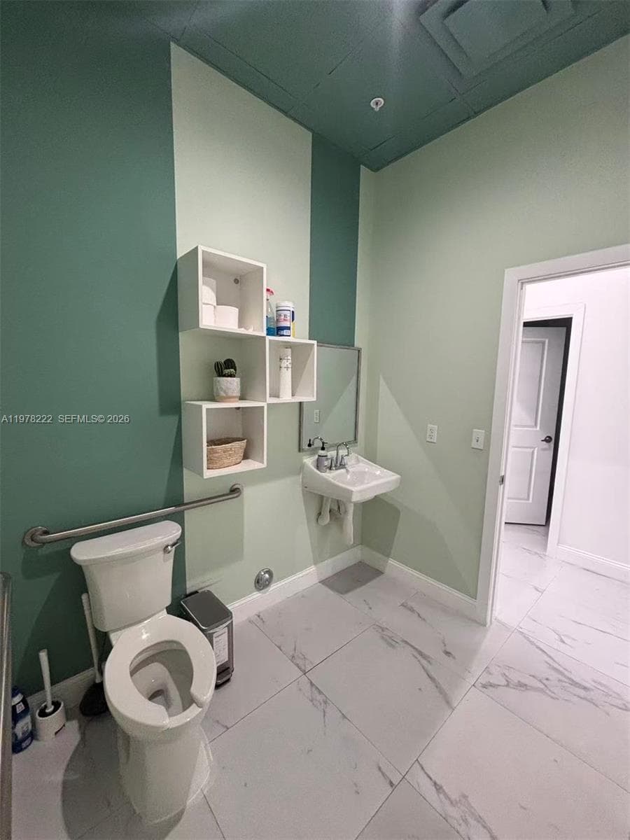 3800 N University Dr, Cooper City FL 33024