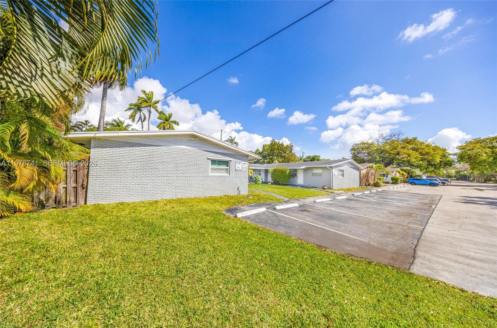 355 NW 32nd St # 6, Oakland Park FL 33309