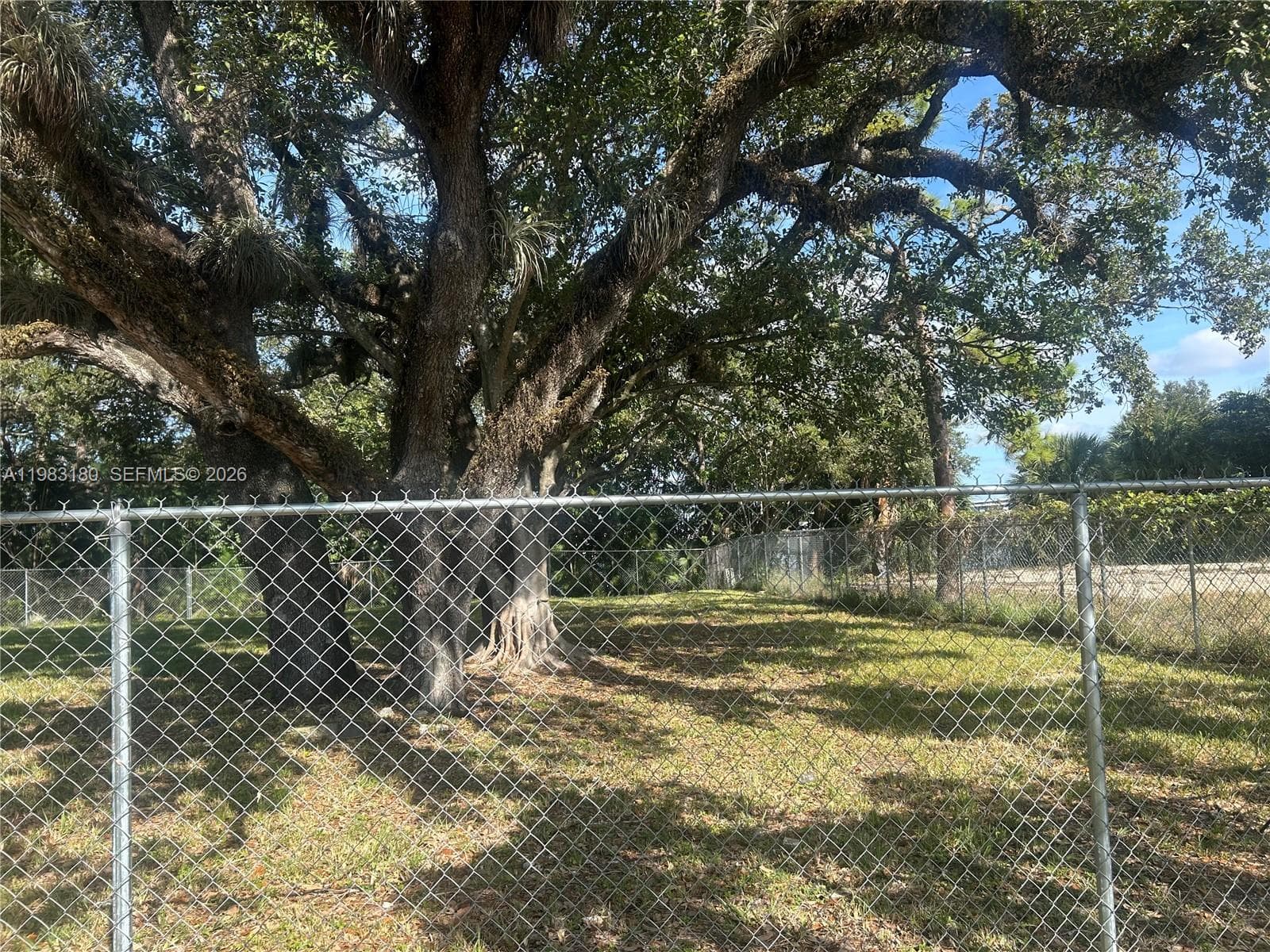 2551 SW 36th St, Dania Beach FL 33312