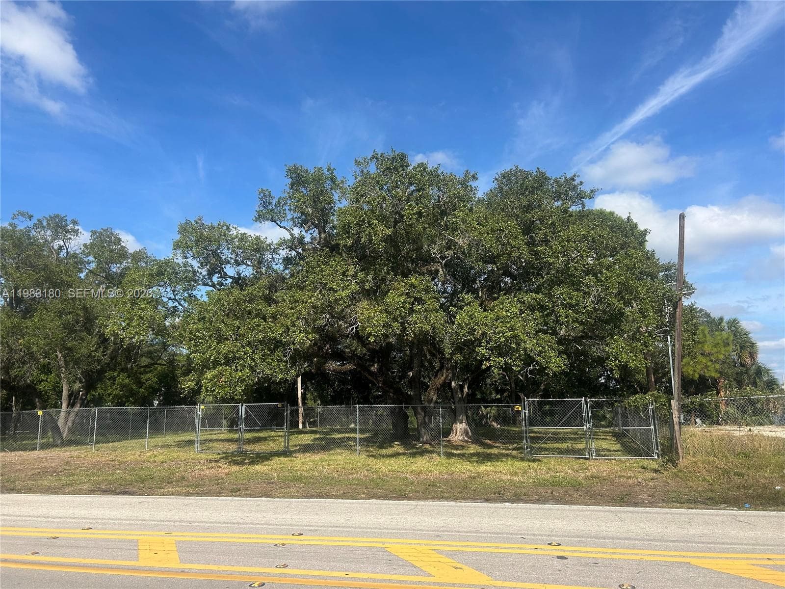 2551 SW 36th St, Dania Beach FL 33312