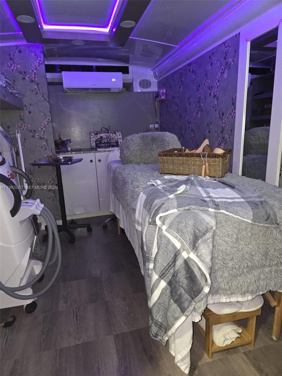 MOVIL SPA SW FOR SALE, Miami FL 33145
