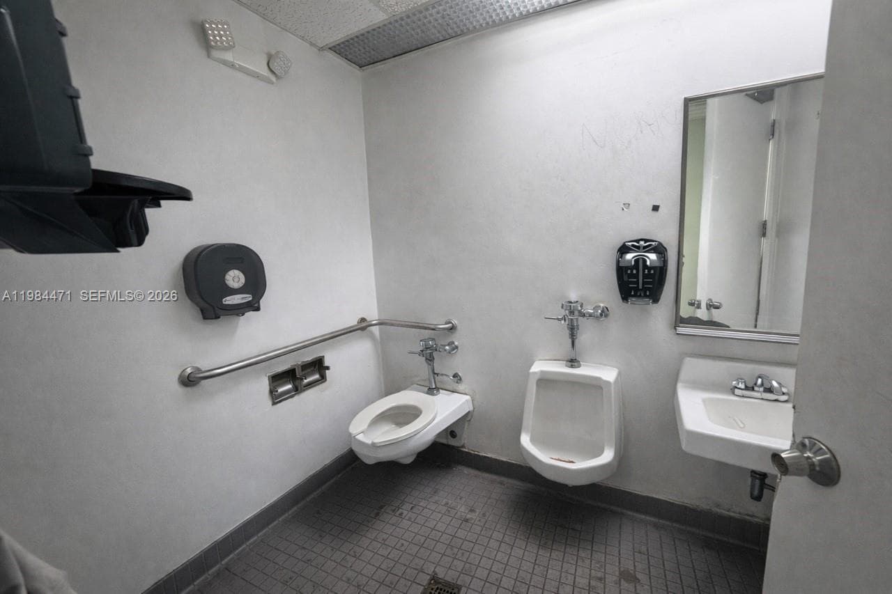 Fort Lauderdale, FL, 33311