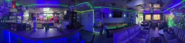 North Miami Beach, FL, 33160