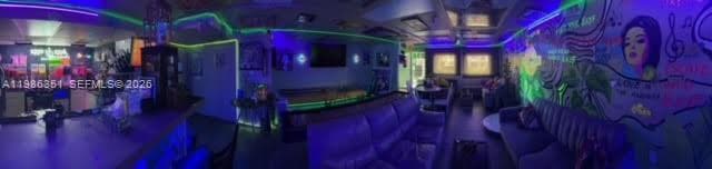 North Miami Beach, FL, 33160