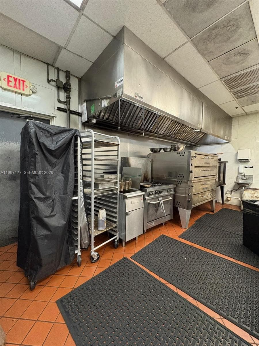 Main Road, Weston FL 33327