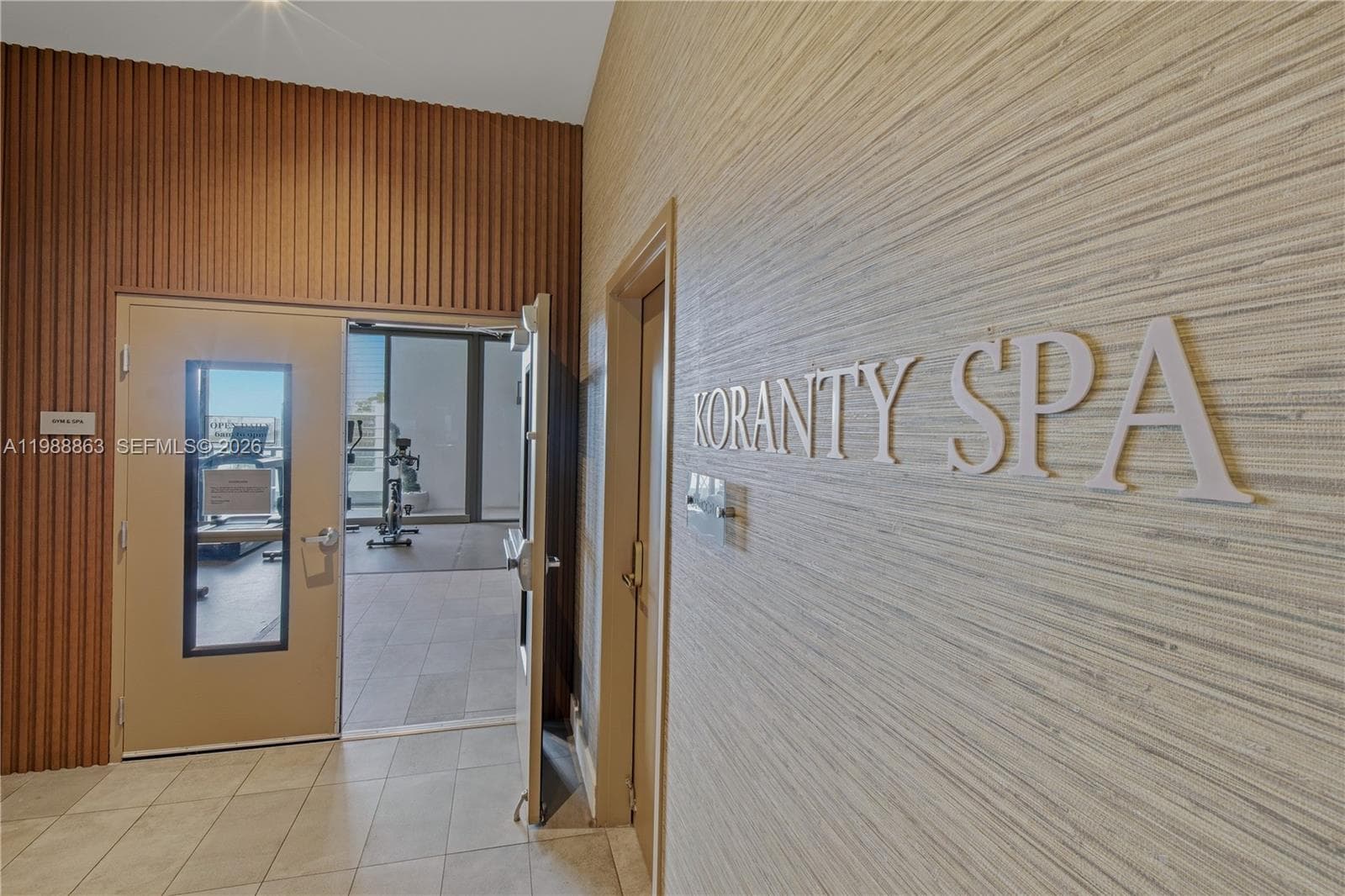 239 SW 9th St # 802, Miami FL 33130