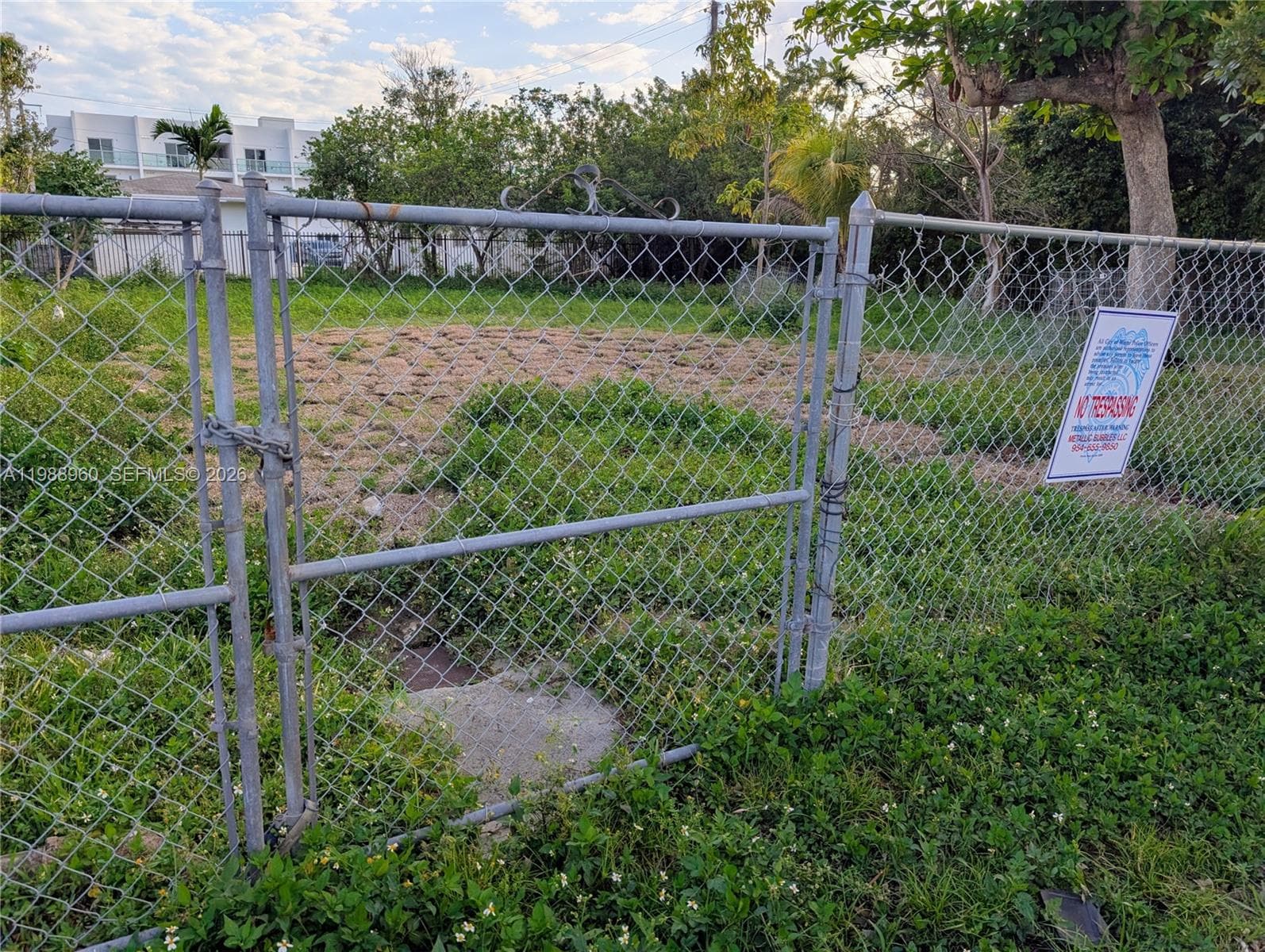 660 NE 86th St, Miami FL 33138