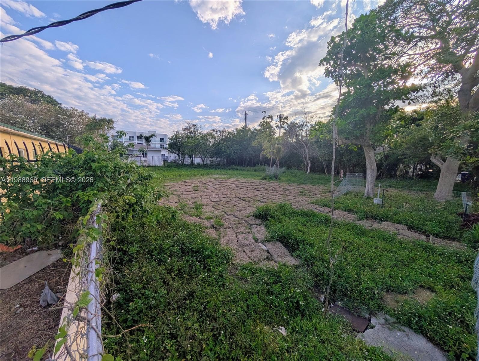 660 NE 86th St, Miami FL 33138