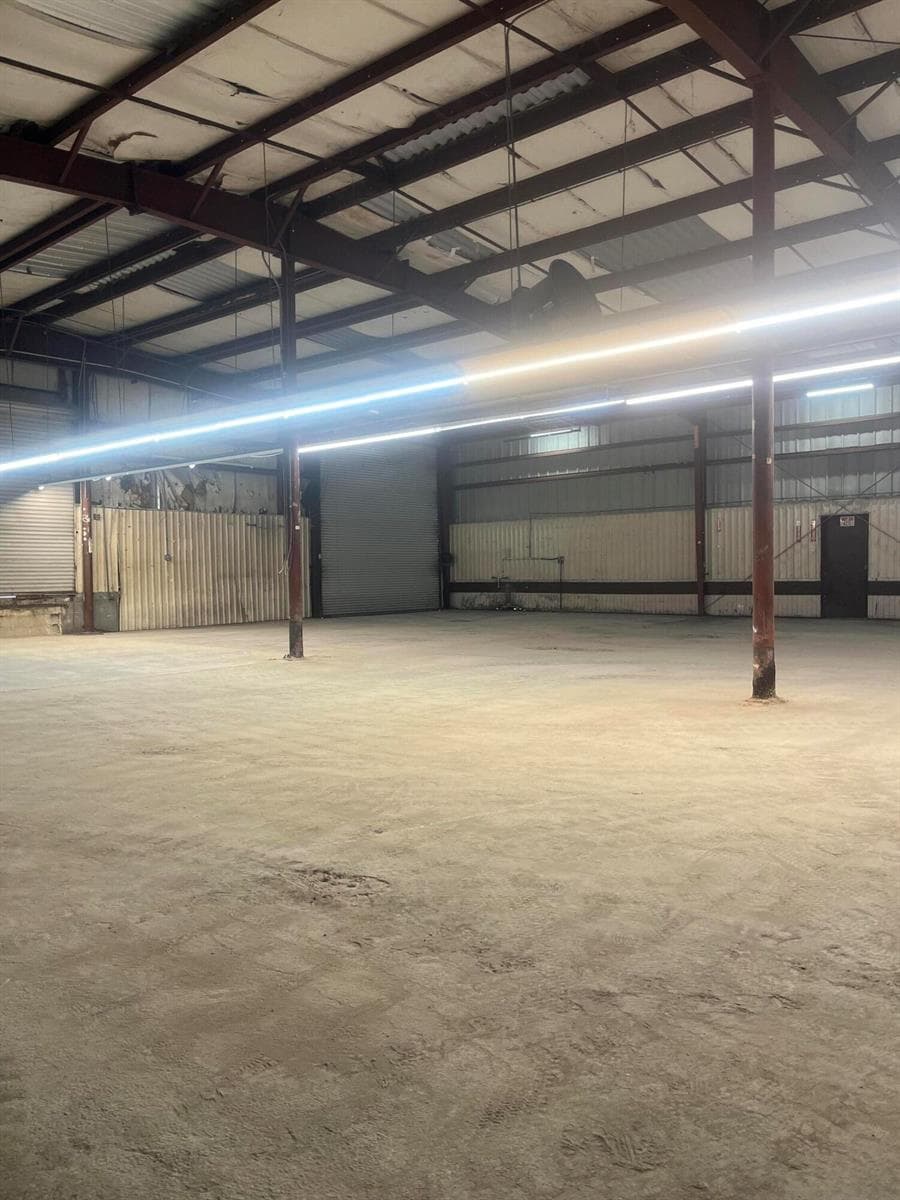 10,000 SF Warehouse