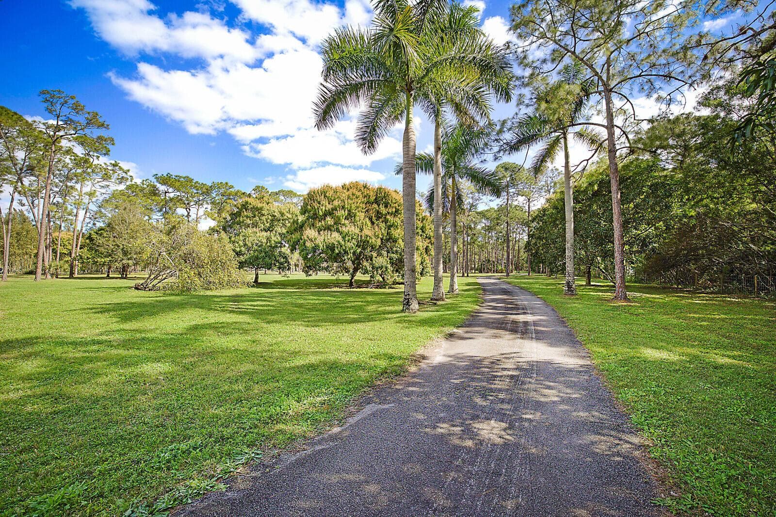 PAVED DRIVEWAY