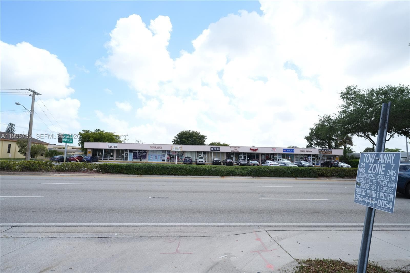 7193-7195 Pembroke Rd, Pembroke Pines FL 33023