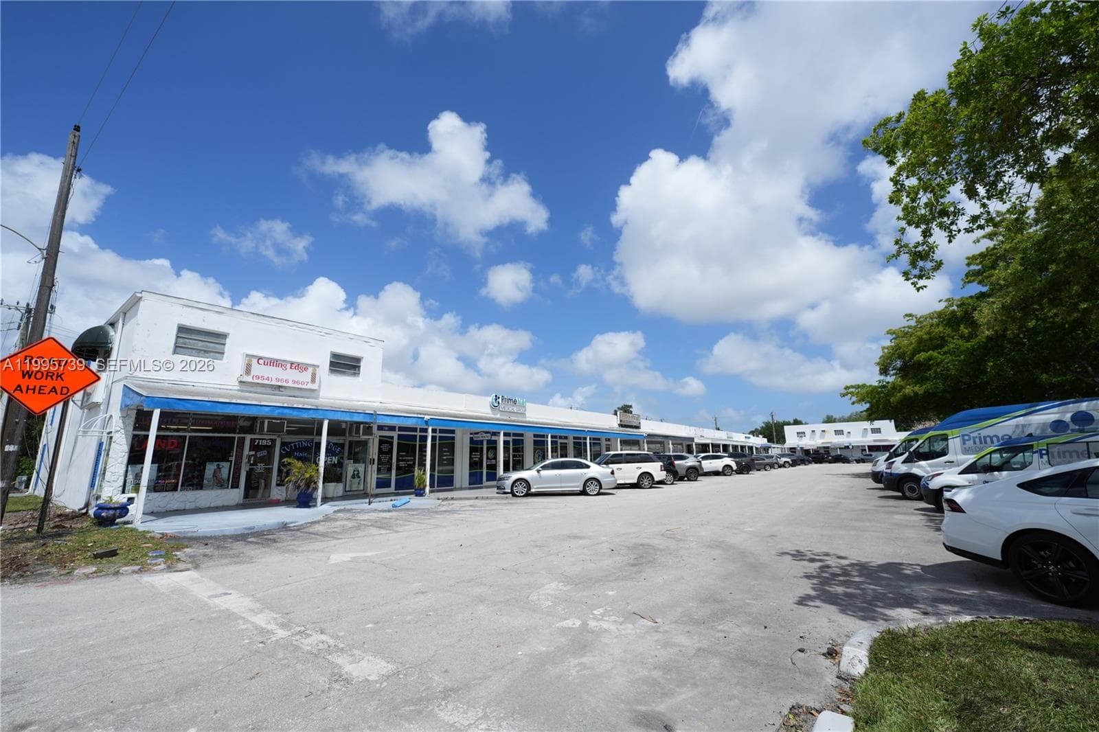 7193-7195 Pembroke Rd, Pembroke Pines FL 33023