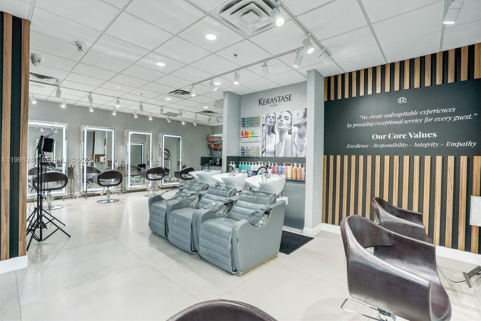 Commercial Condo with Real Estate For Sale In Hial, Hialeah FL 33015