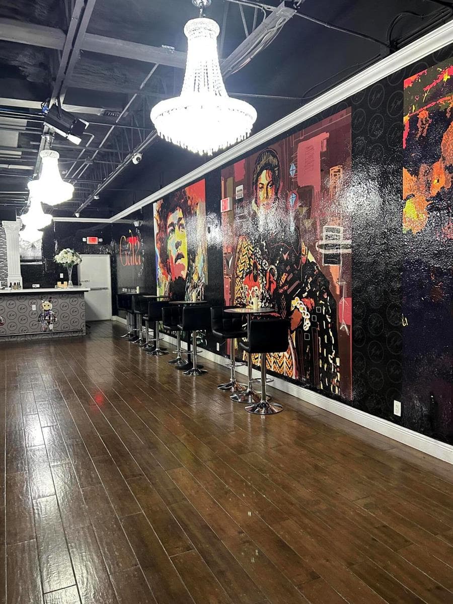 1 Gala Entry to Restaurant