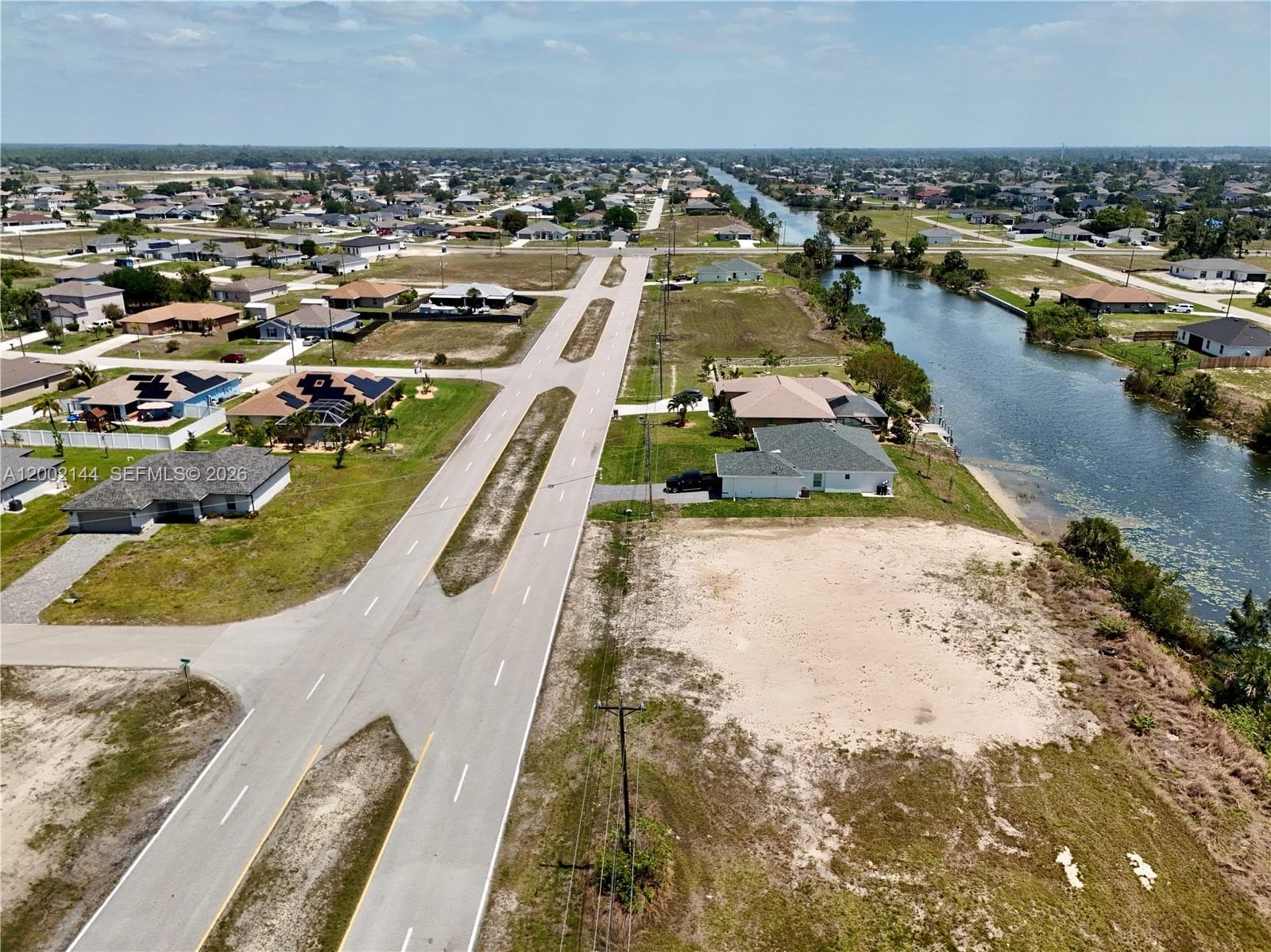 900 VOGIANTZIS PKWY, Cape Coral FL 33909