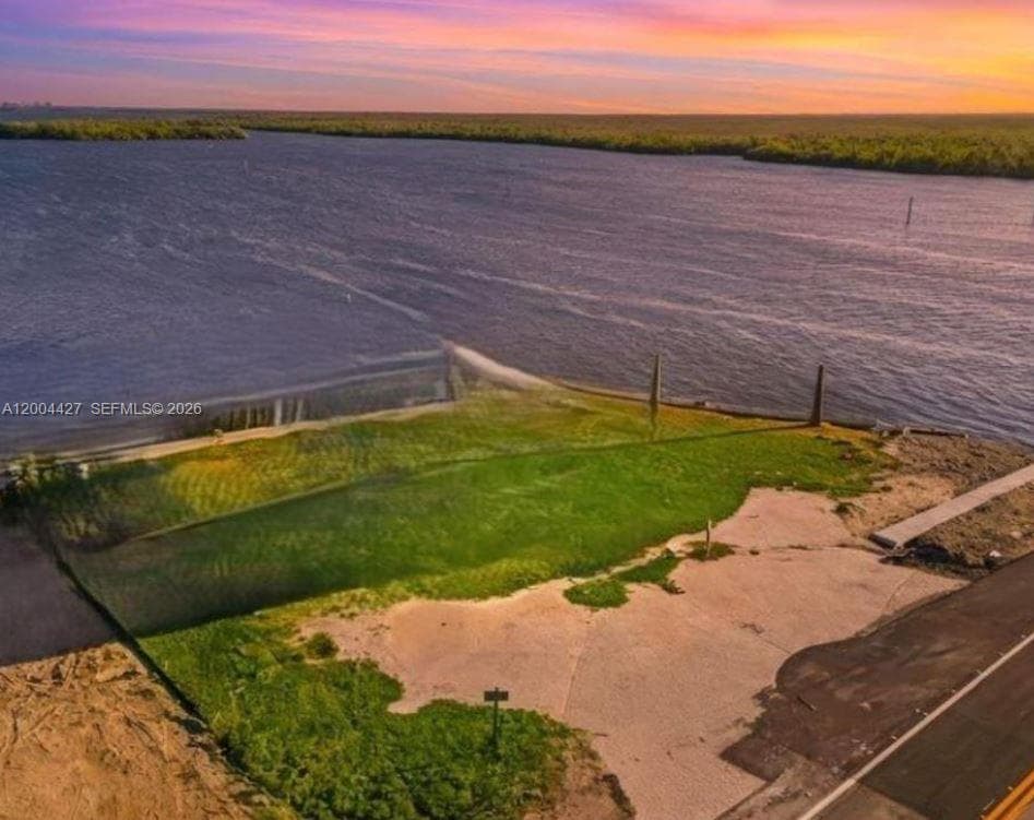 4767 Pine Island RD NW, Matlacha FL 33993