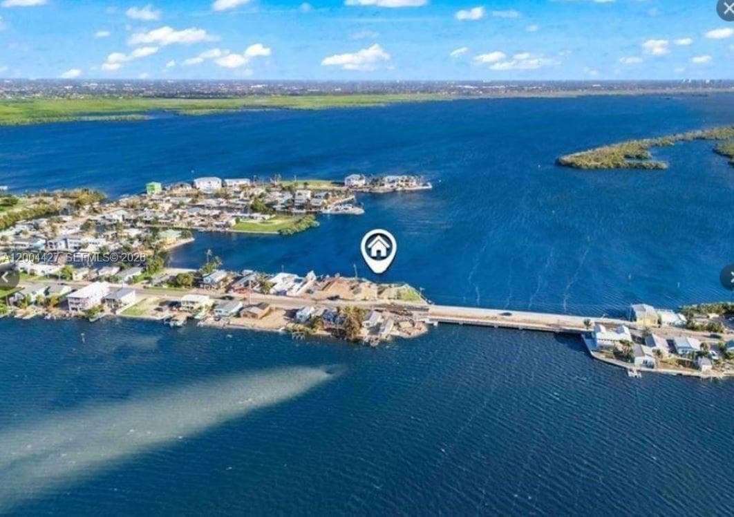 4767 Pine Island RD NW, Matlacha FL 33993