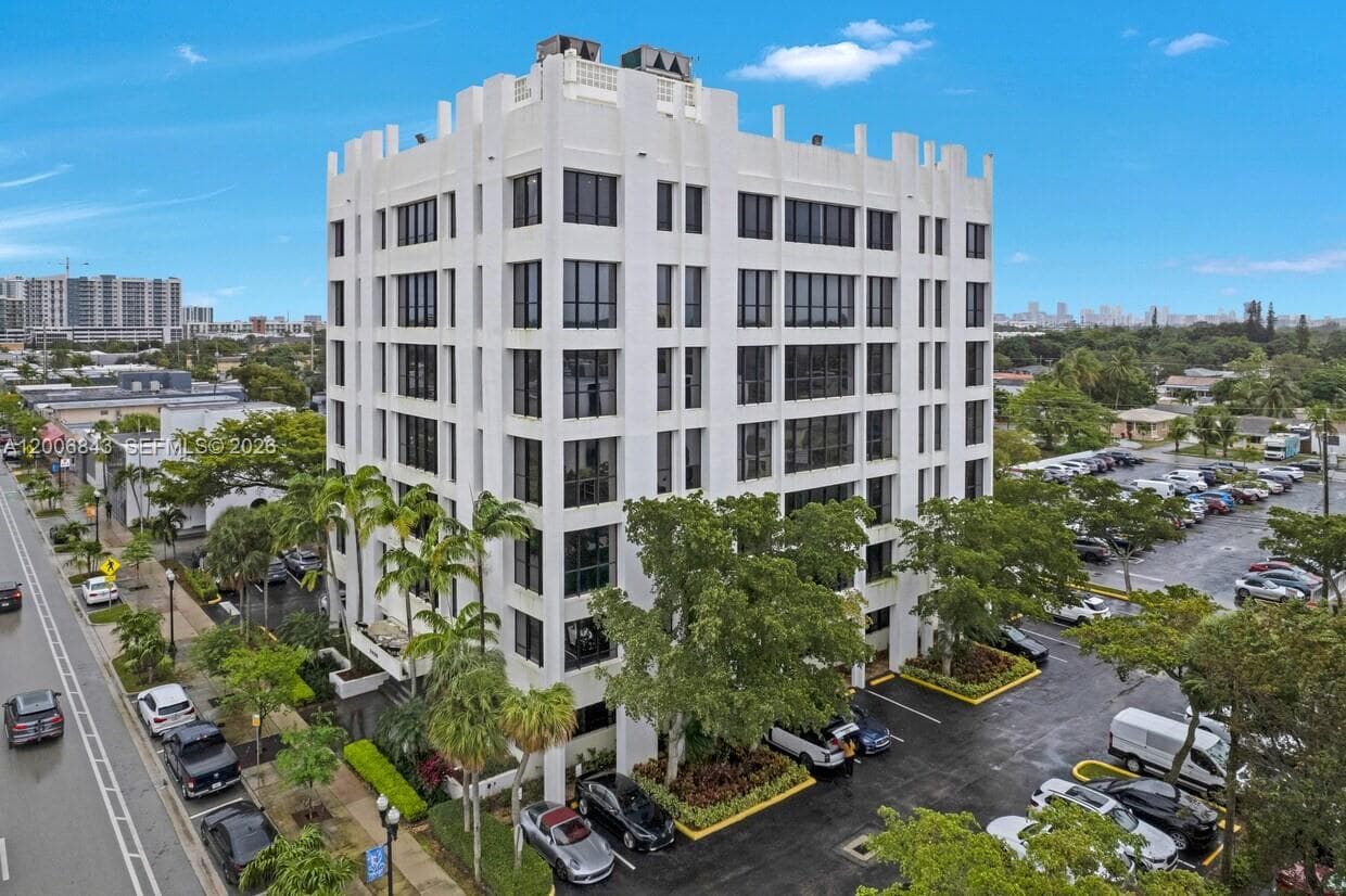 2450 Hollywood Blvd, Hollywood FL 33020