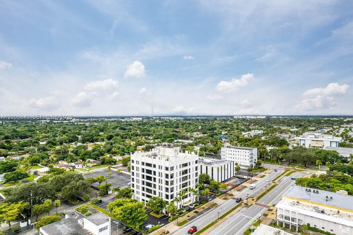 2450 Hollywood Blvd, Hollywood FL 33020