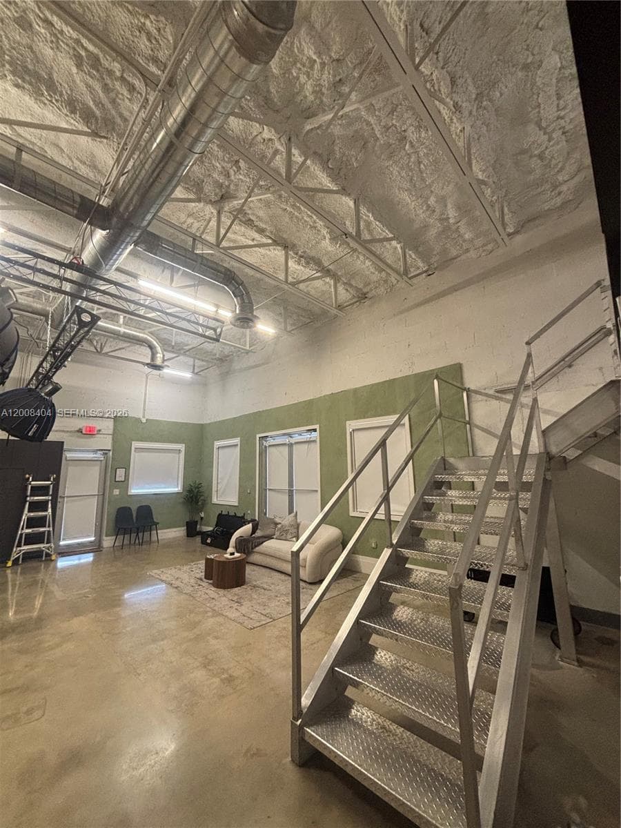 1050 E 17th St, Hialeah FL 33010