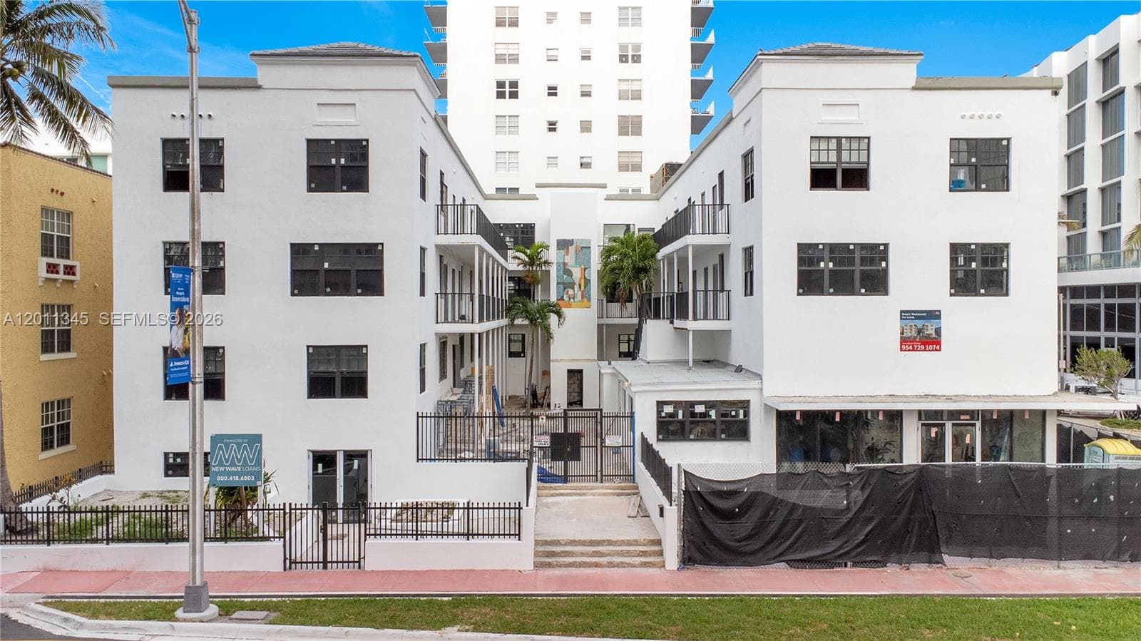2814 Collins Ave, Miami Beach FL 33140