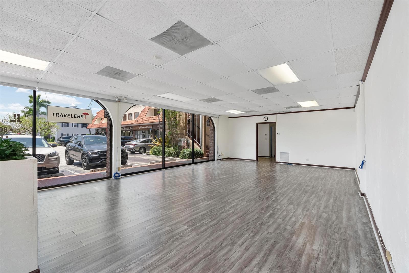 1881 Ne 26th St_002
