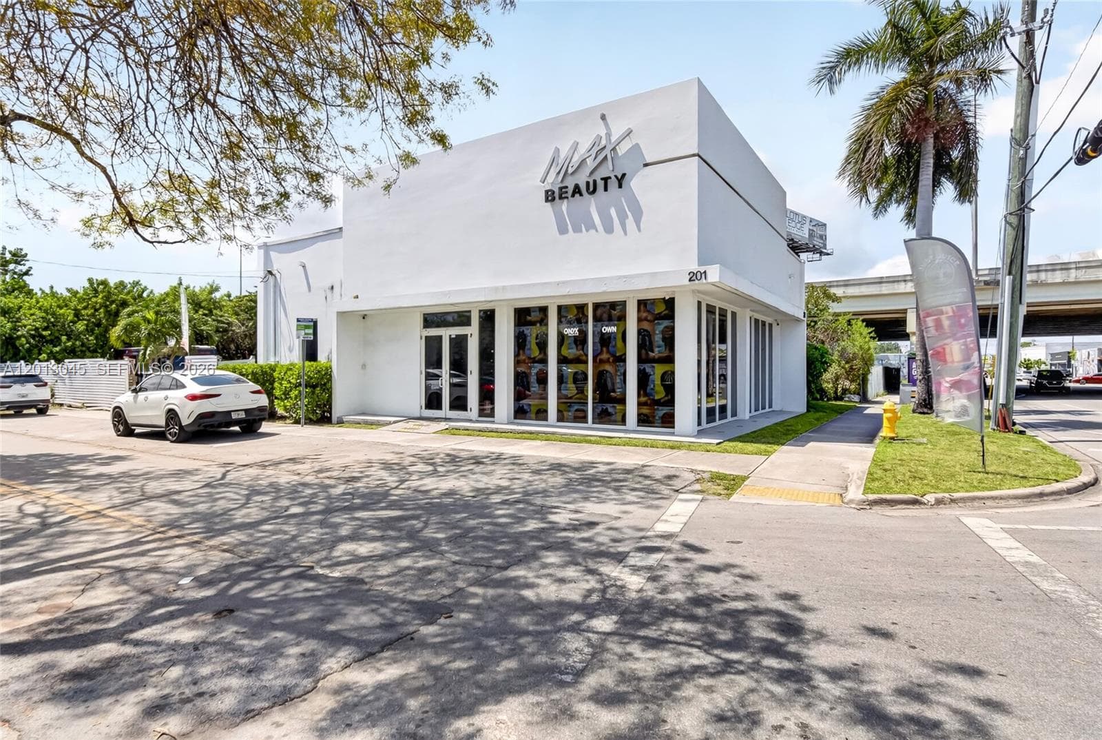 201 NW 37th St, Miami FL 33127