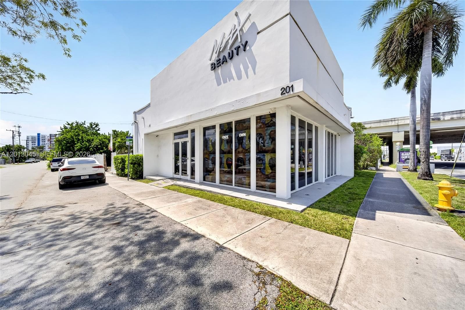 201 NW 37th St, Miami FL 33127