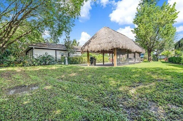 22 S Cortez Dr, Margate FL 33068