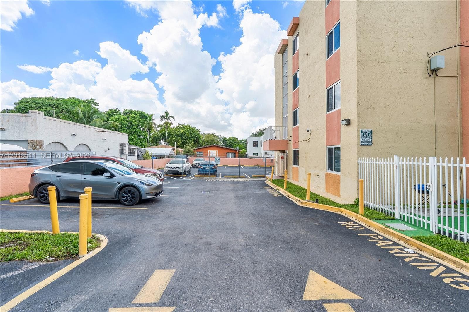 2400 NW 16th St Rd, Miami FL 33125