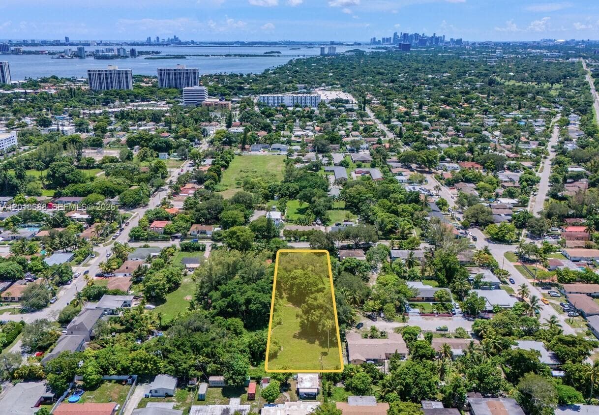 1231 NE 115th St, Miami FL 33161