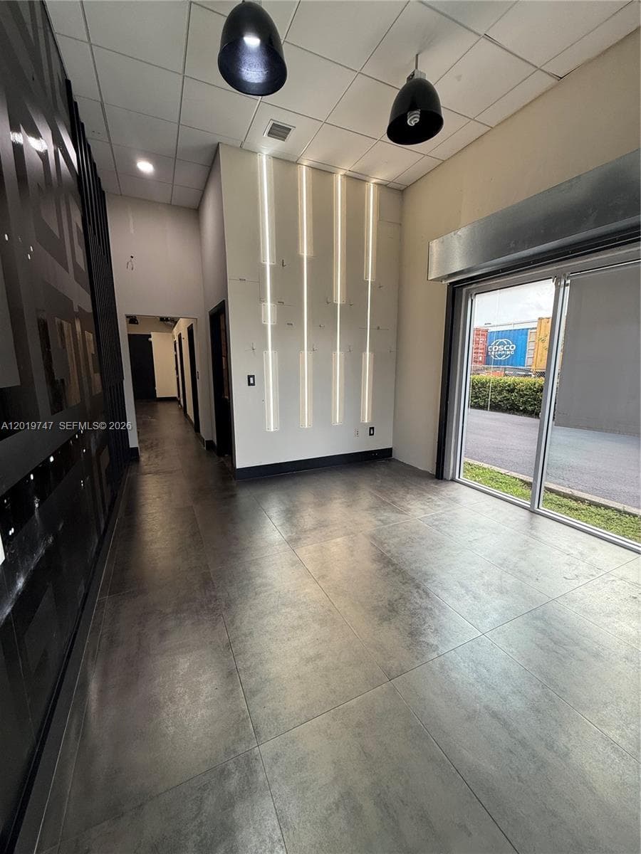 4960 NW 165th St # B1, Miami Gardens FL 33014