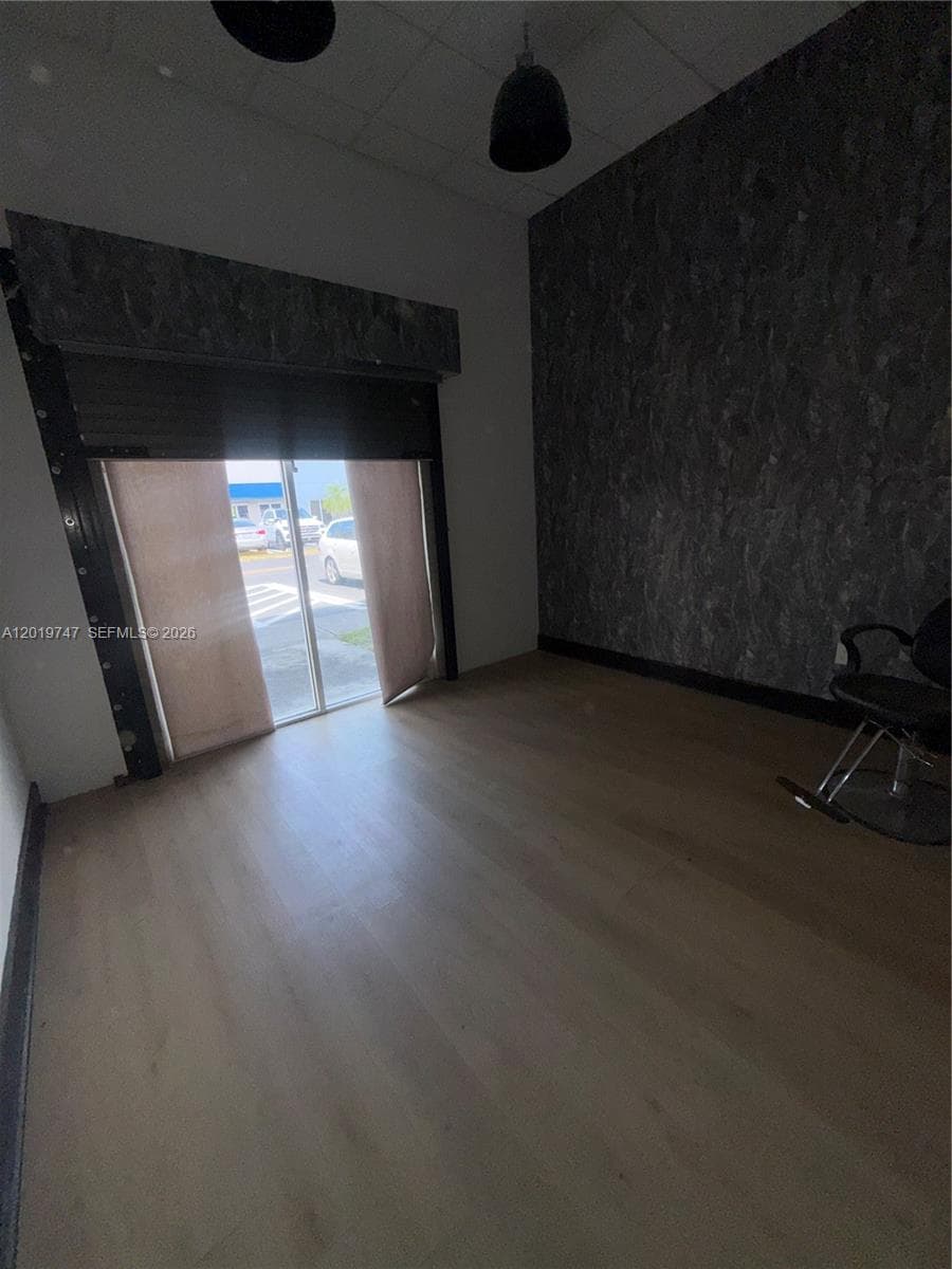 4960 NW 165th St # B1, Miami Gardens FL 33014