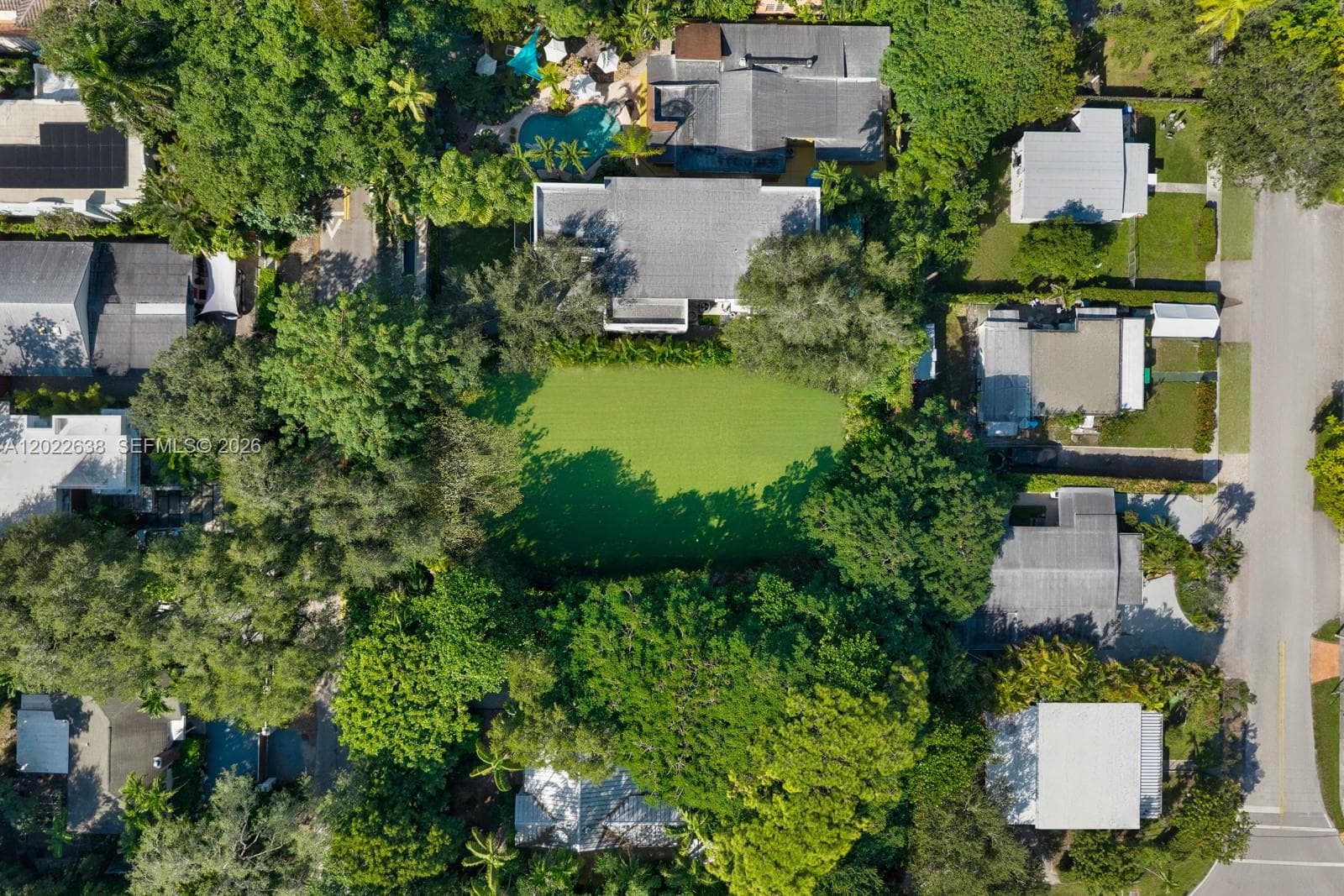 3729 Kumquat Ave, Miami FL 33133