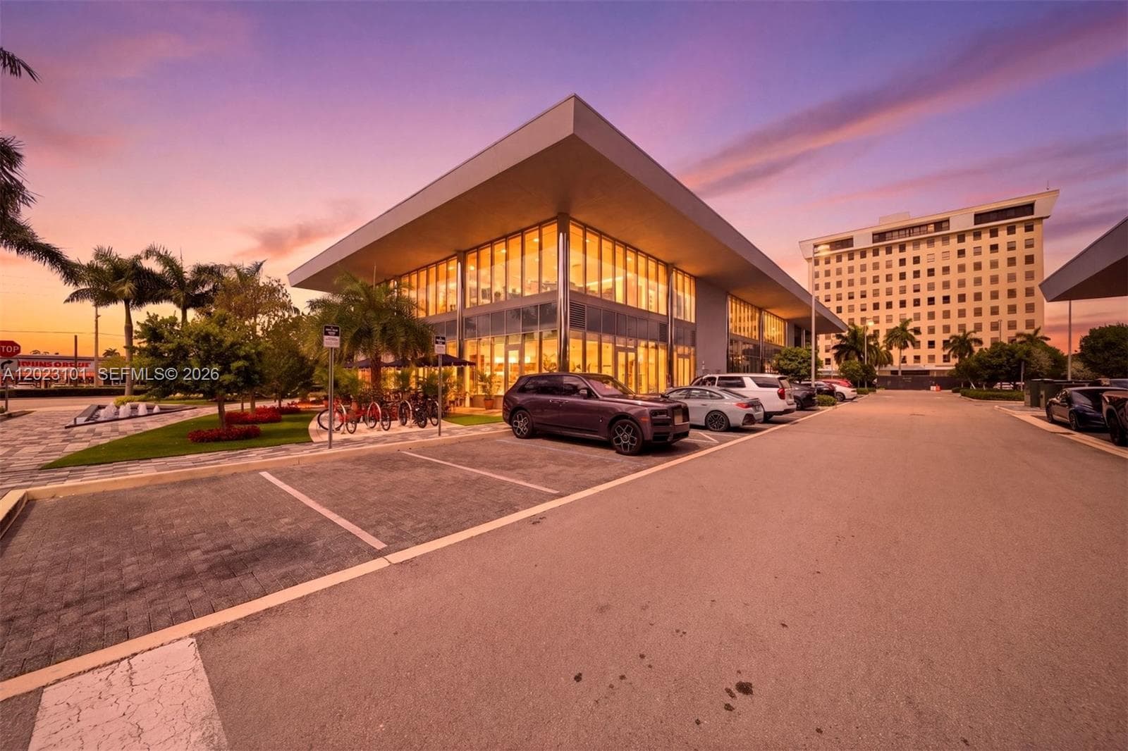 1006 E Hallandale Beach Blvd # 103, Hallandale Beach FL 33009