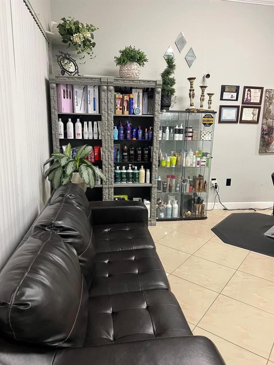 FRONT & PRODUCT'S DISPLAY