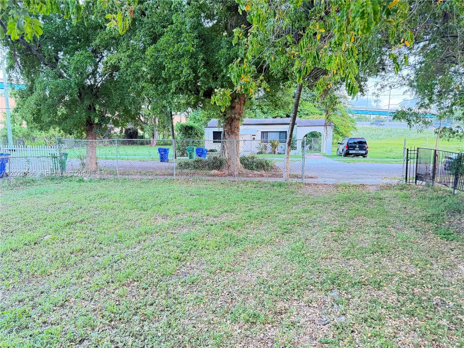 665 NW 43rd St, Miami FL 33127